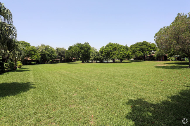 Building Photo - Lakeside Apartments