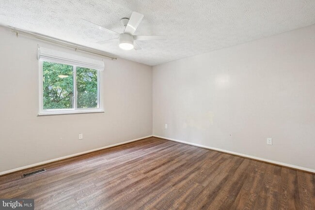 Building Photo - 115 S Dickenson Ave