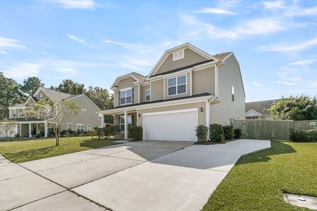 Building Photo - 5 Bedroom 3 Bath Home Located in Sophia Landing in Goose Creek