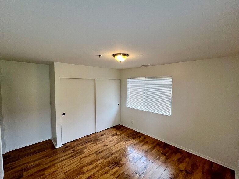 Building Photo - 1414 Sweetbriar Cir