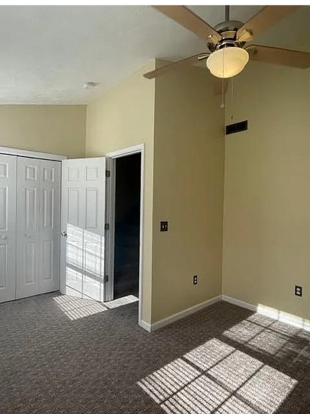 Building Photo - 711 Beaverview Dr