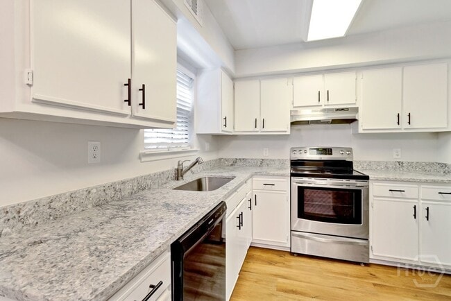Building Photo - 108 Port Dr