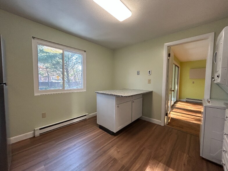 Building Photo - 24 Camp St