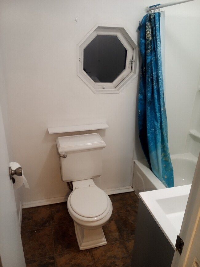 Building Photo - 1857 Janvier Rd