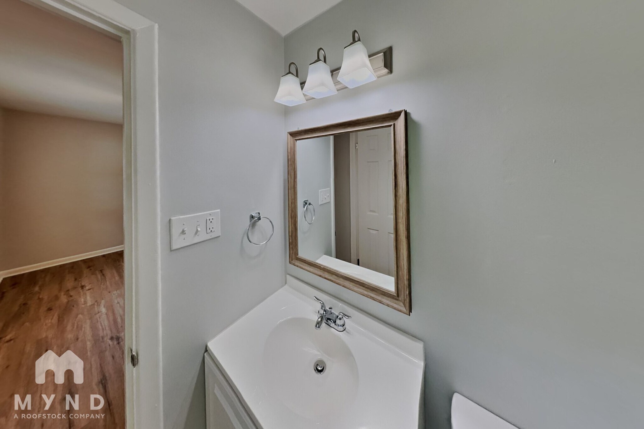 Building Photo - 2405 Longleaf Dr