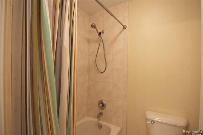Building Photo - 26131 Sunbury Ct