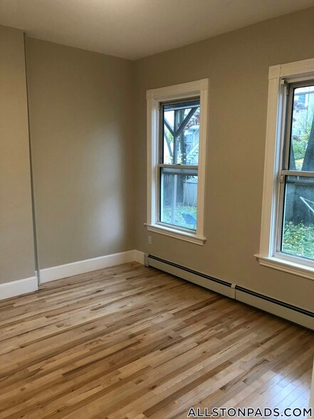 Building Photo - 45 Pratt St