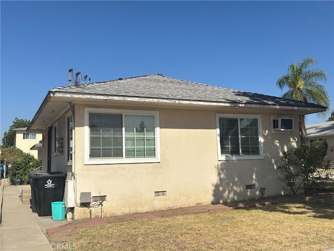 Building Photo - 615 S Almansor St