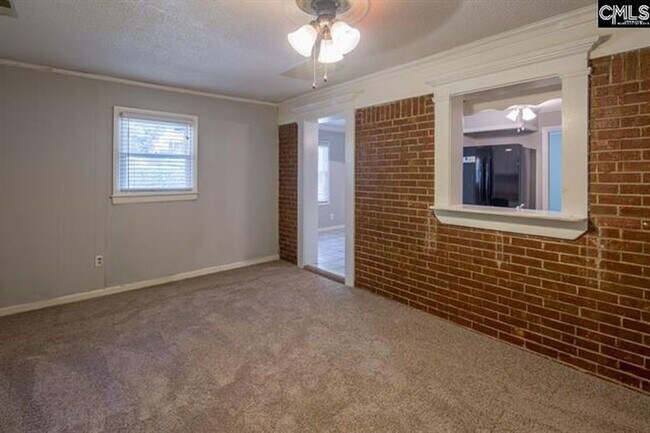 Building Photo - Sensational Three Bedroom Home Located in the Earlewood Community!