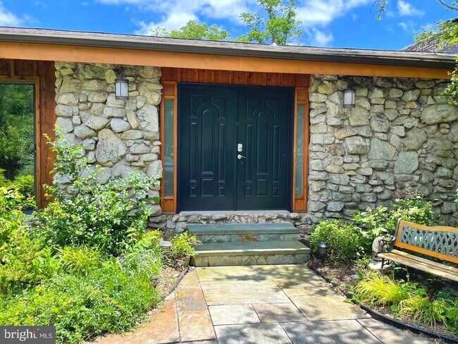 Building Photo - 10809 Nicholsridge Rd