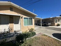 Building Photo - 2 bedroom 1 bathroom duplex Vacaville