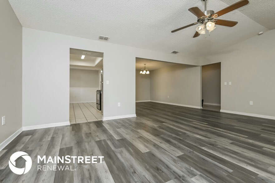 Building Photo - 4135 Old Colony Rd