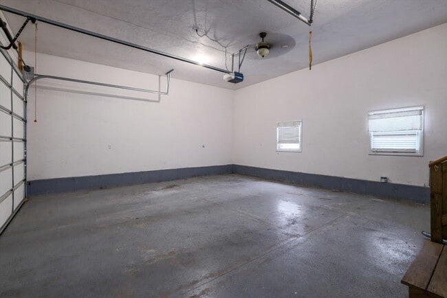 Building Photo - 8 Leonard Dr