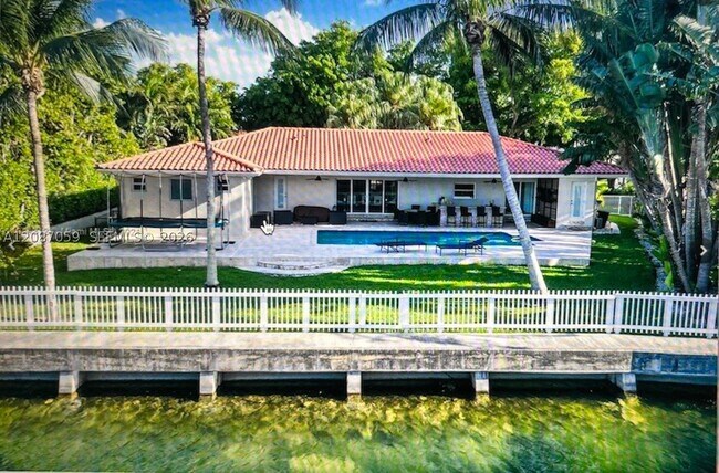 Primary Photo - 1541 Tagus Ave
