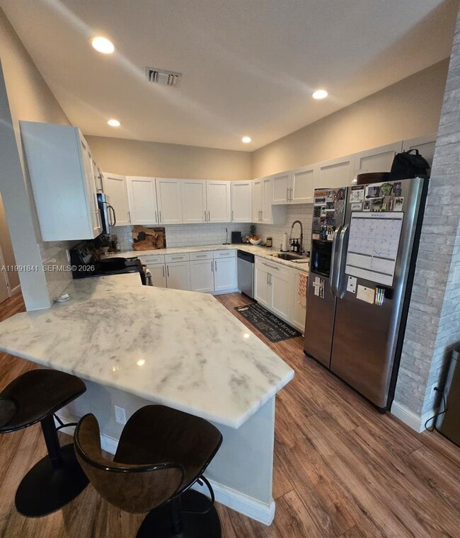 Building Photo - 806 SE 14th St