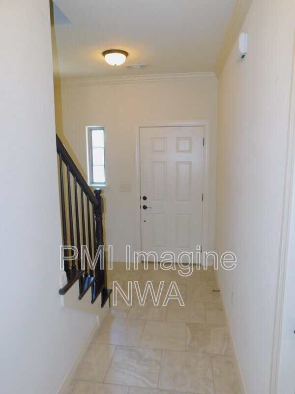 Building Photo - 2632 N Arroyo Ave