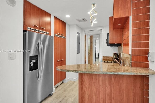 Building Photo - 1395 Brickell Ave