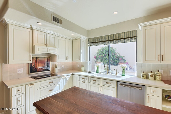 Building Photo - 10477 N 101st Pl