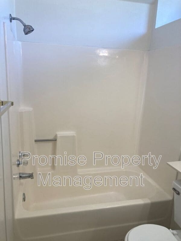 Building Photo - 1744 Calle Platico