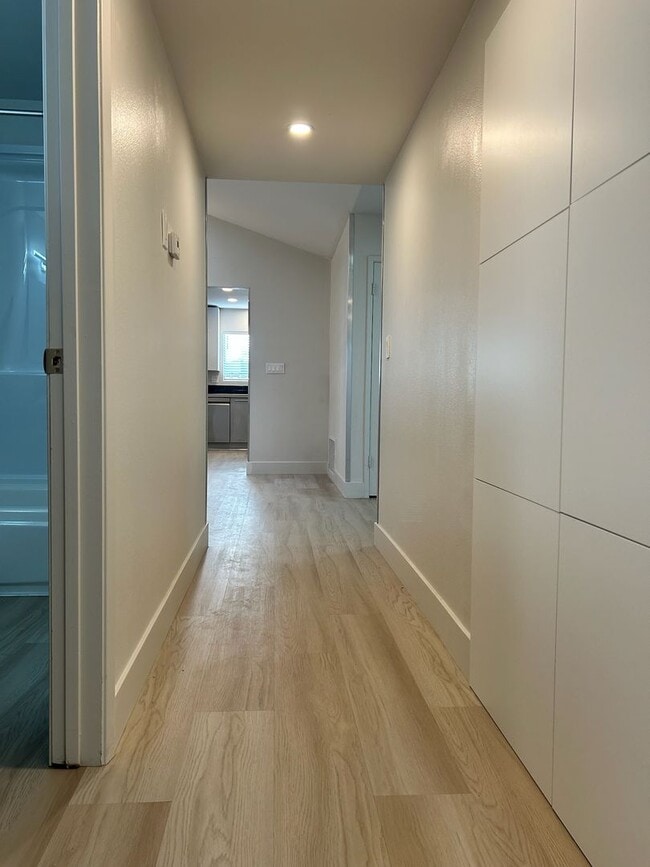 Building Photo - Please Contact Vaughn Realty to set up an appointment 760-446-6561