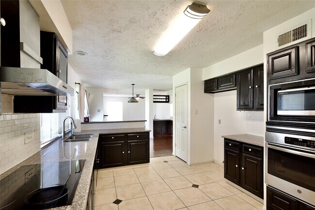 Building Photo - 3222 Settlers Way Blvd