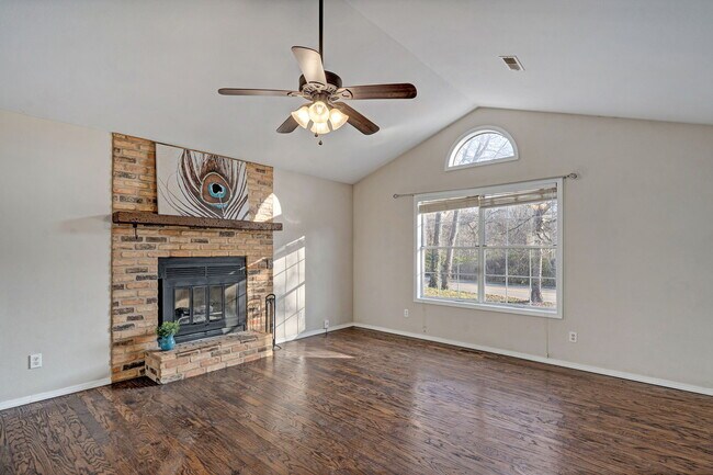 Building Photo - 5911 S Farm Rd 157