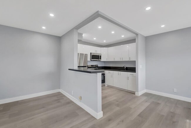 Building Photo - 171 Monaco Blvd