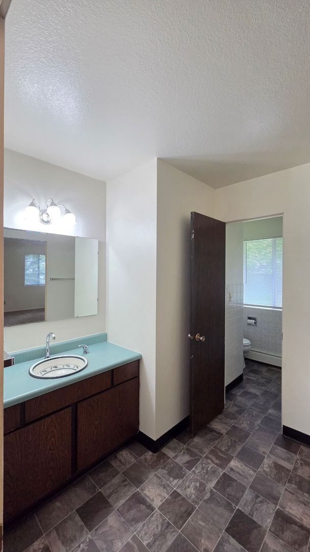 Building Photo - 411 Westview Dr