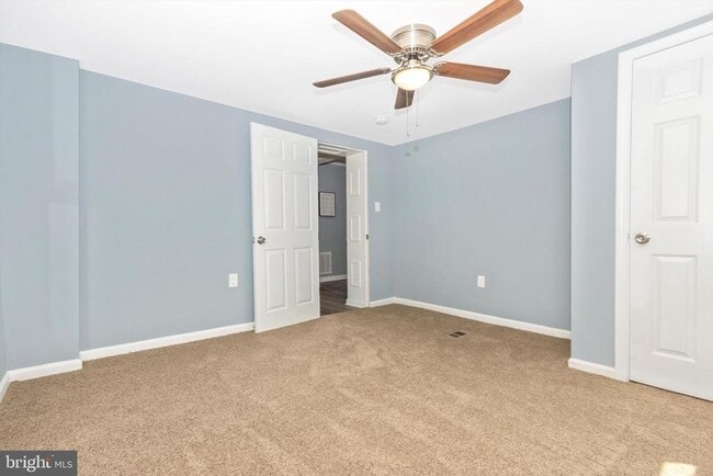 Building Photo - 404 Cedarleaf Ave