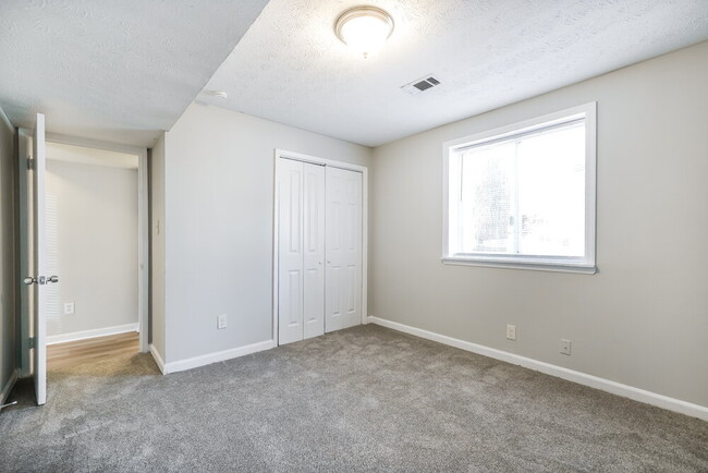 Building Photo - 9039 Raven Dr