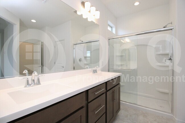 Building Photo - 8810 W Pasadena Ave