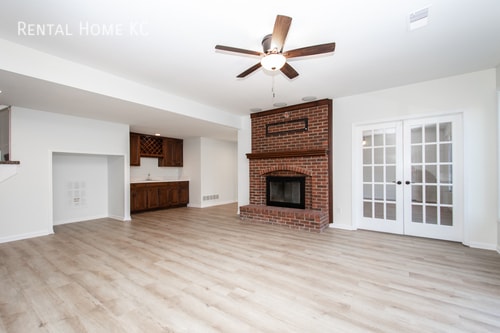 Building Photo - Large 1.5 Story luxury home on 2.5 acres  ...