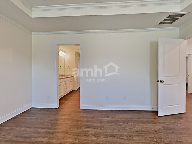 Building Photo - 118 White Ash Dr