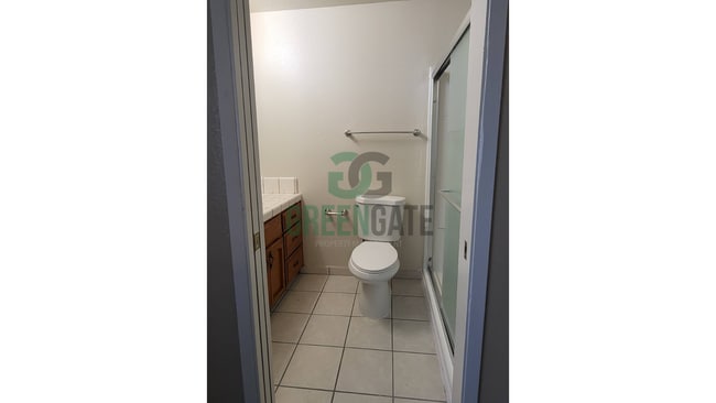 Building Photo - NOW AVAILABLE! Make this spacious 4 bedroo...