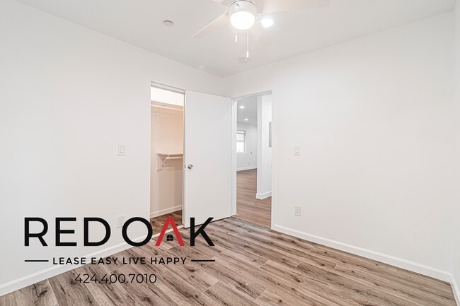 Building Photo - 649 W 92nd St