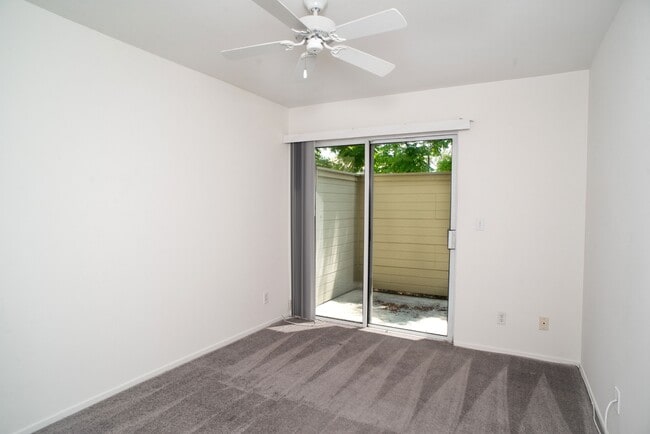 Building Photo - 15766 Midwood Dr