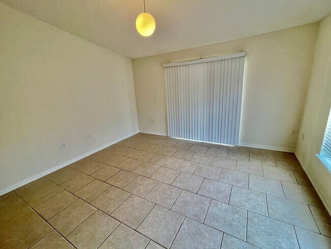 Building Photo - 37186 Southern Glen Way