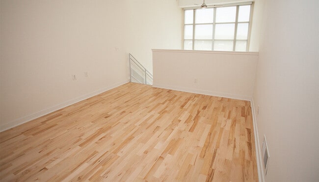 Building Photo - 242 E Water St