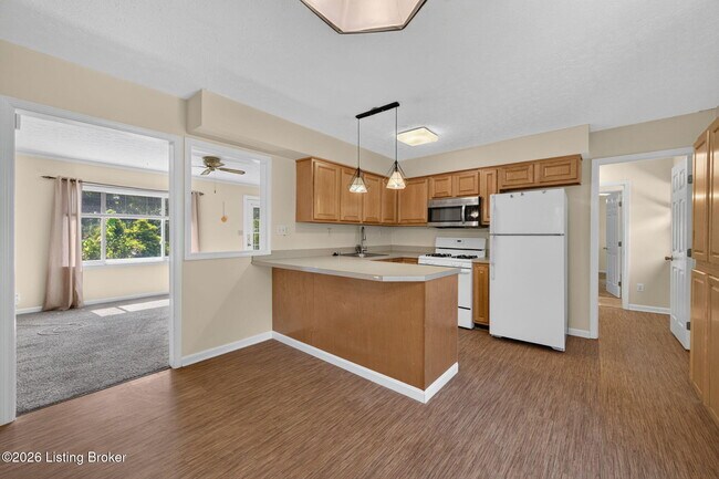 Building Photo - 6705 Robin Rd