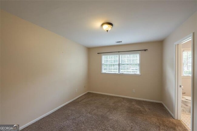 Building Photo - 225 Pebble Trail