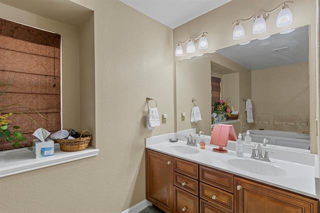 Building Photo - 5901 Snow Creek Dr