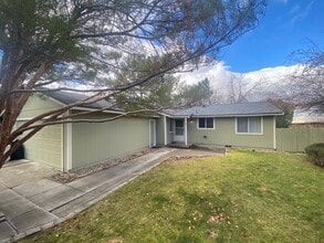 Building Photo - Cozy, recently updated 3 bedroom 2 bathroom home in the Steamboat Area!