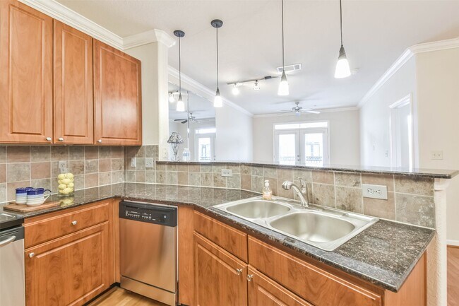 Building Photo - 1711 Old Spanish Trl