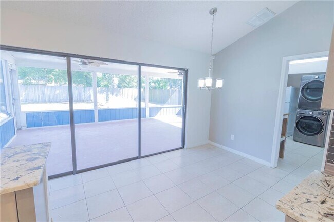 Building Photo - 3908 Rosedale Dr