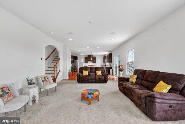 Building Photo - 40 Gina Dr