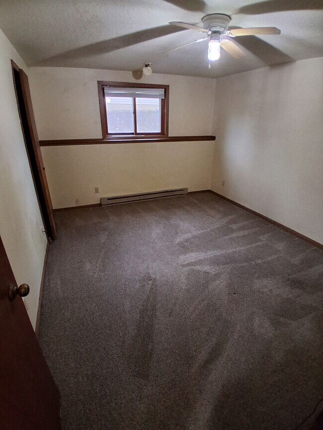 Building Photo - Sycamore Street Duplex