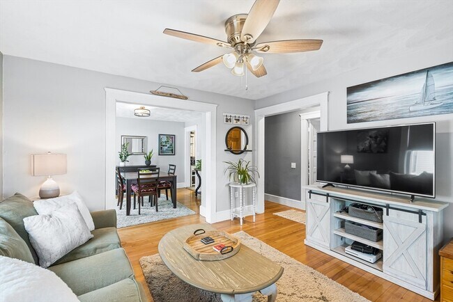 Building Photo - 31 E Foster St