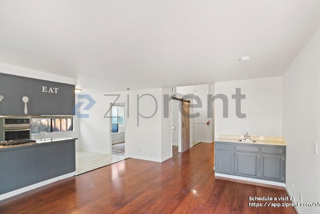 Building Photo - 740 Hollyhock Dr