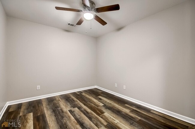 Building Photo - 2171 Waterford Park Dr