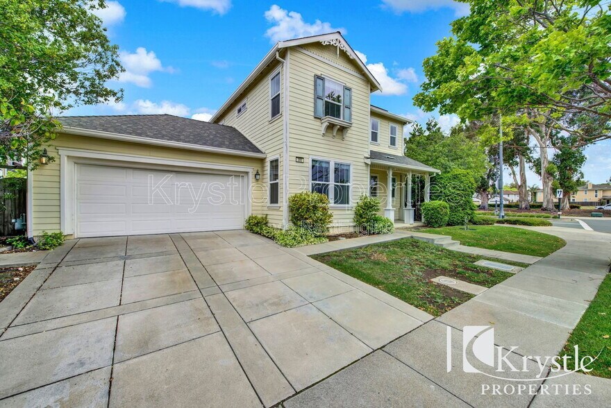 Building Photo - 300 Poplar Ave